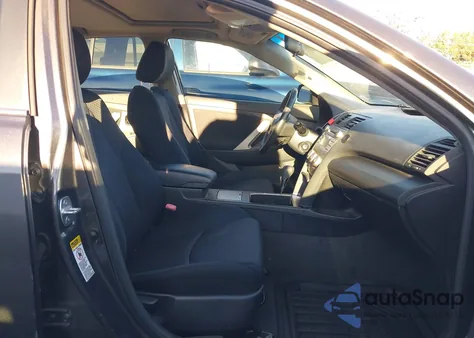 2010 Toyota Camry Se z USA, uszkodzony, nr VIN 4T1BF3EK4AU077947